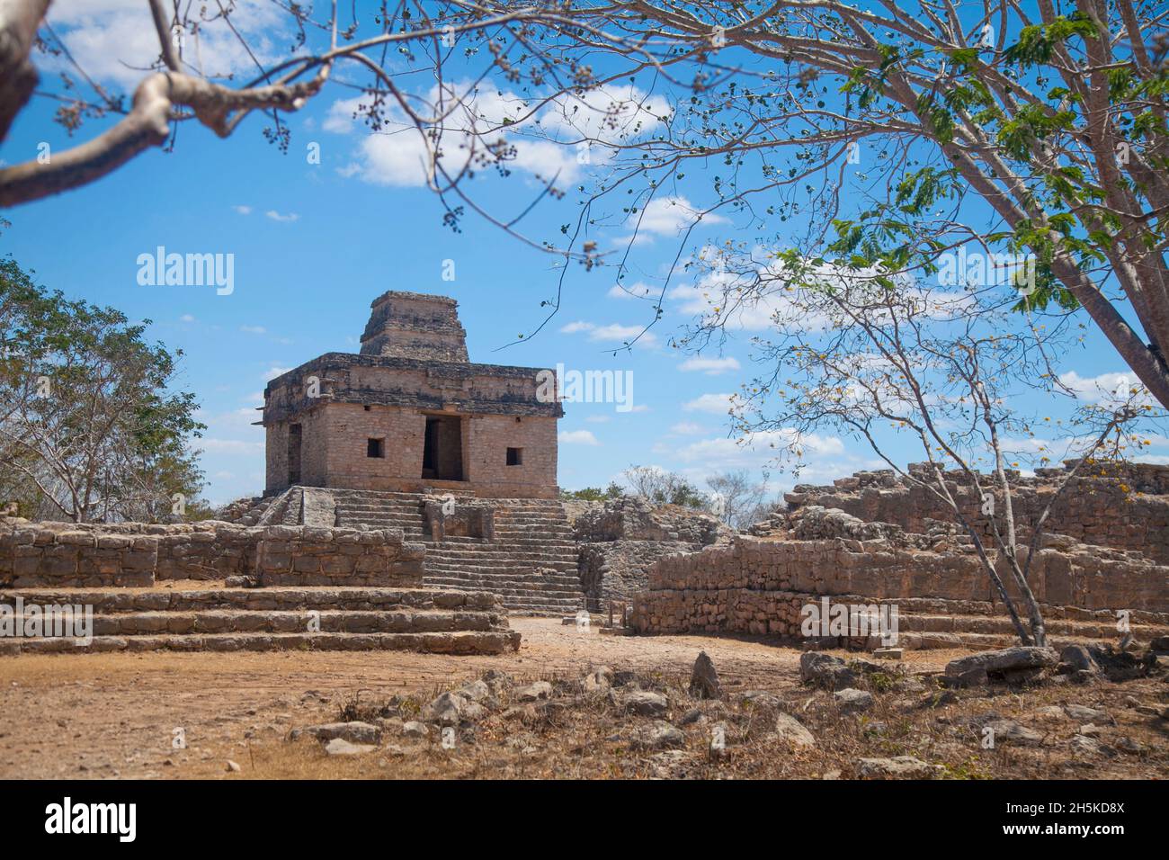 Tempel der Sieben Puppen in Dzibilchaltun, einer archäologischen Stätte der Maya; Merida, Yucatan, Mexiko Stockfoto