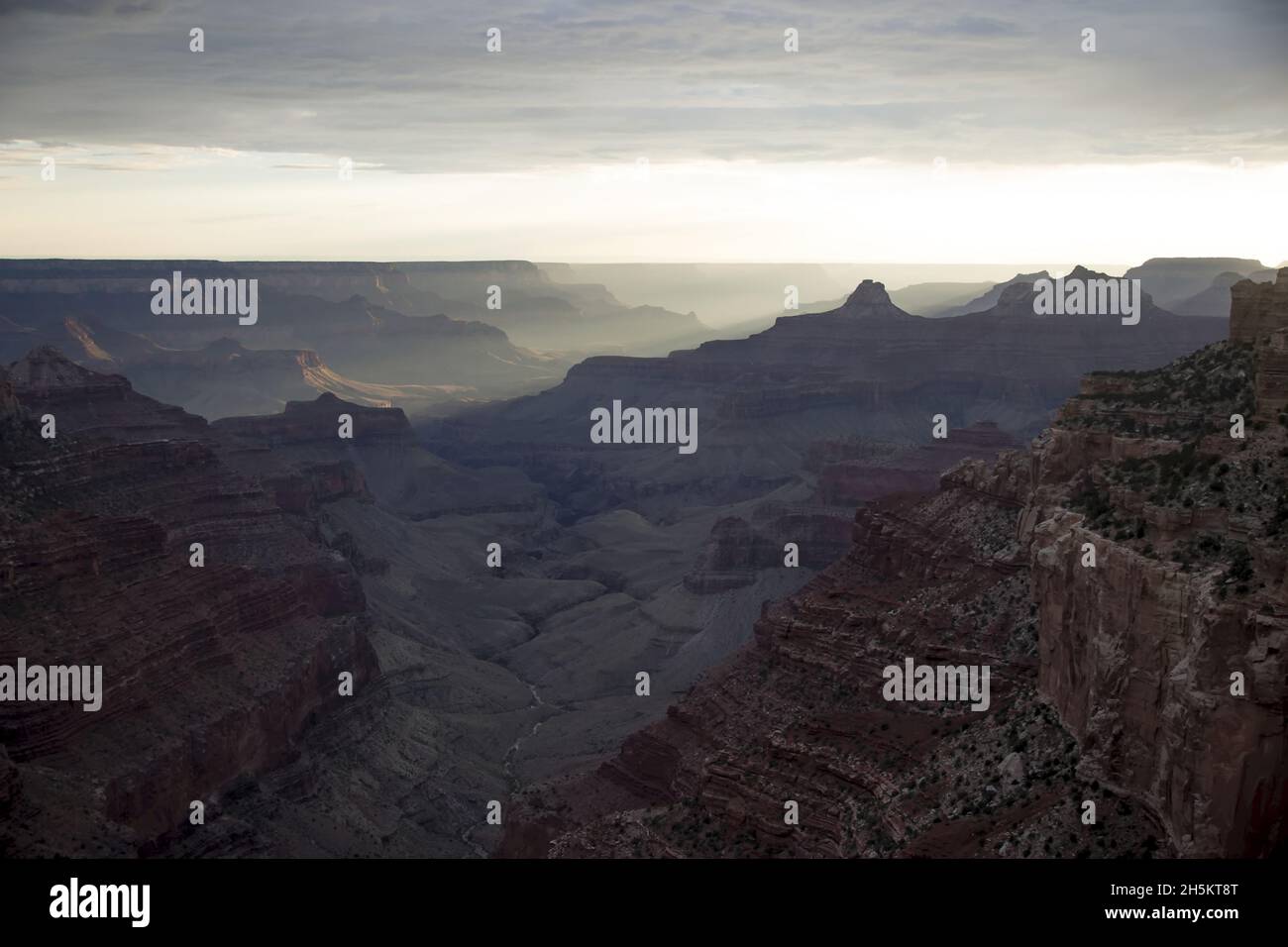 Der Grand Canyon bei Sonnenuntergang. Stockfoto