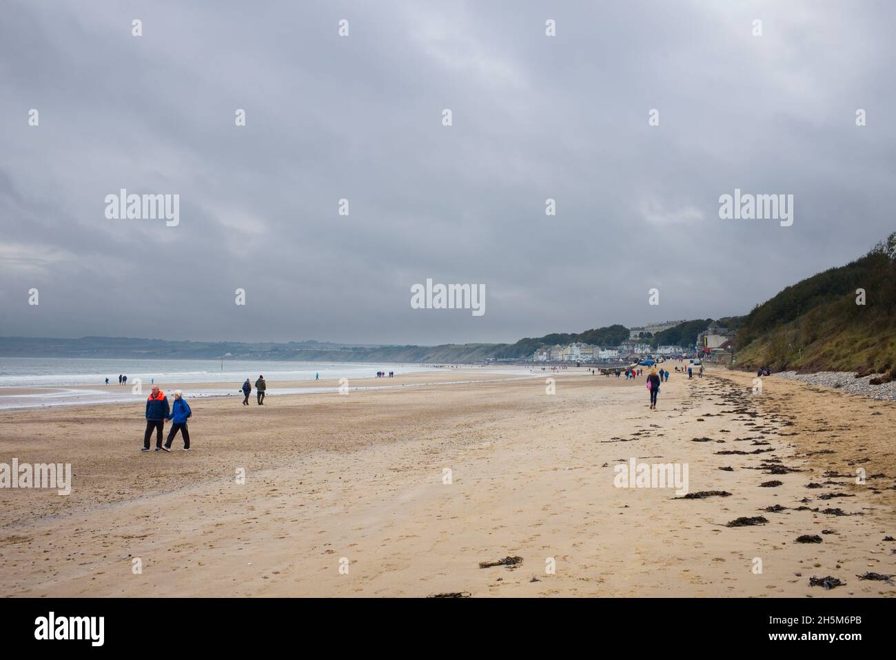 Der Strand von Filey in North Yorkshire wurde am frühen Morgen eines Wintersonntags gesehen Stockfoto