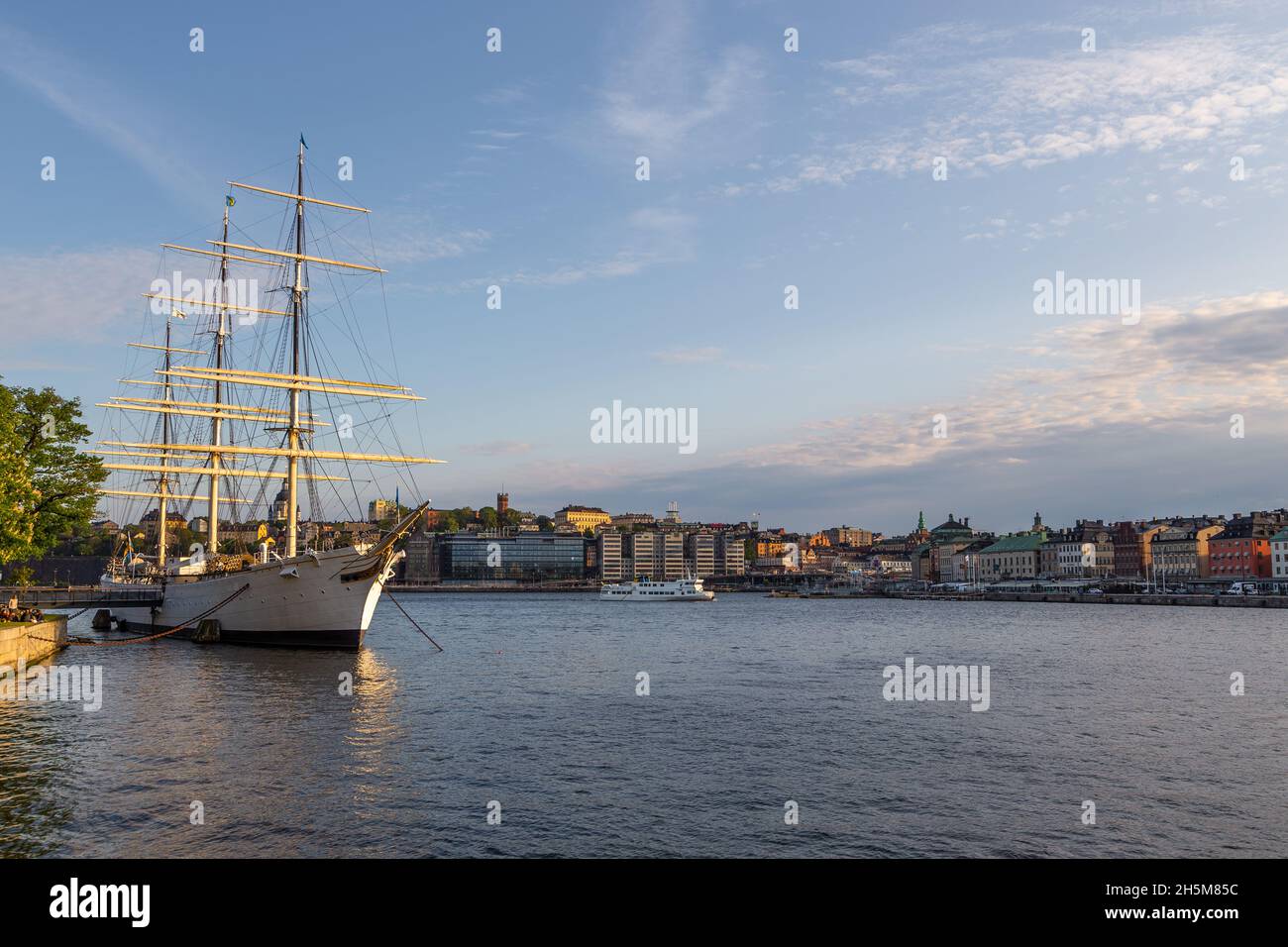 Stockholm, Schweden - 29. Mai 2016: Blick auf das Schiff af Chapman, Dunboyne, das am westlichen Ufer der Insel Skeppsholmen in Cen festgemacht ist Stockfoto