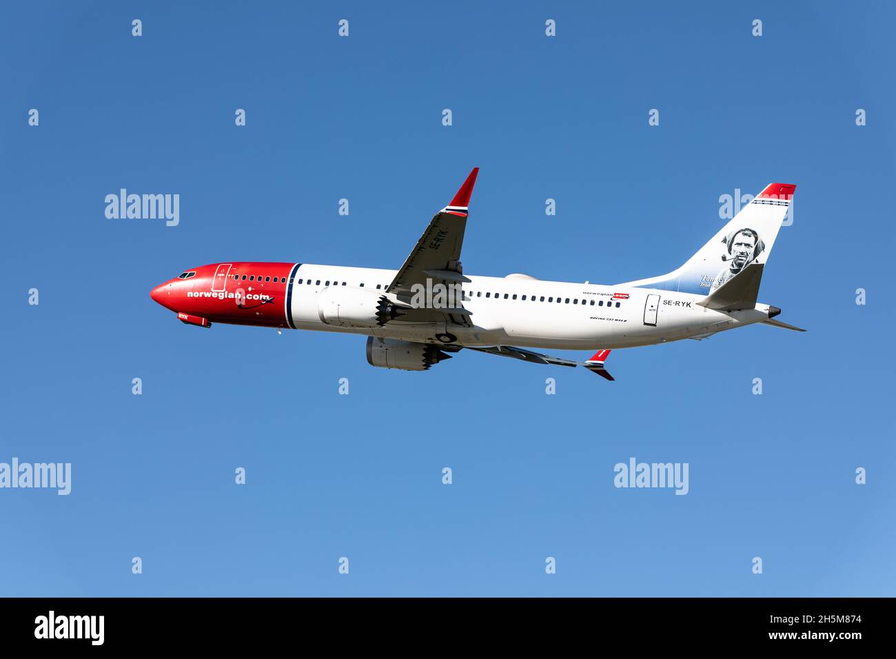 Norwegian Airline Boeing 737 max 8 in Montreal Airport, Pierre-Elliott Trudeau, Quebec, Kanada Stockfoto