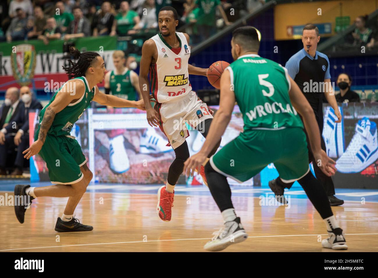 Breslau, Polen, 10. November 2021. 7 TAGE Eurocup: WKS Slask Wroclaw gegen Lokomotiv Kuban Krasnodar in Hala Orbita. Im Bild: Errick McCollum (3) © Piotr Zajac/Alamy Live News Stockfoto