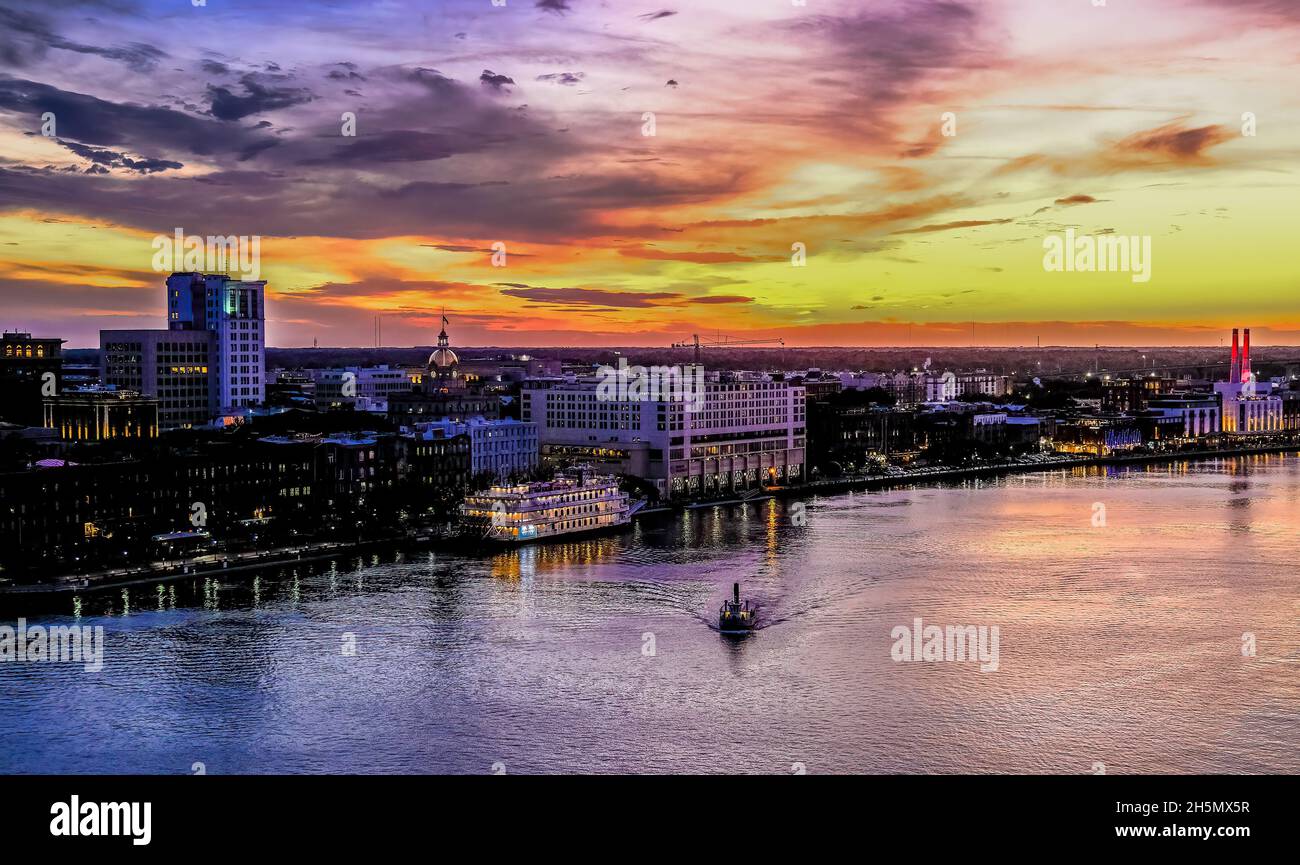 Savannah Riverfront bei Sonnenuntergang Stockfoto