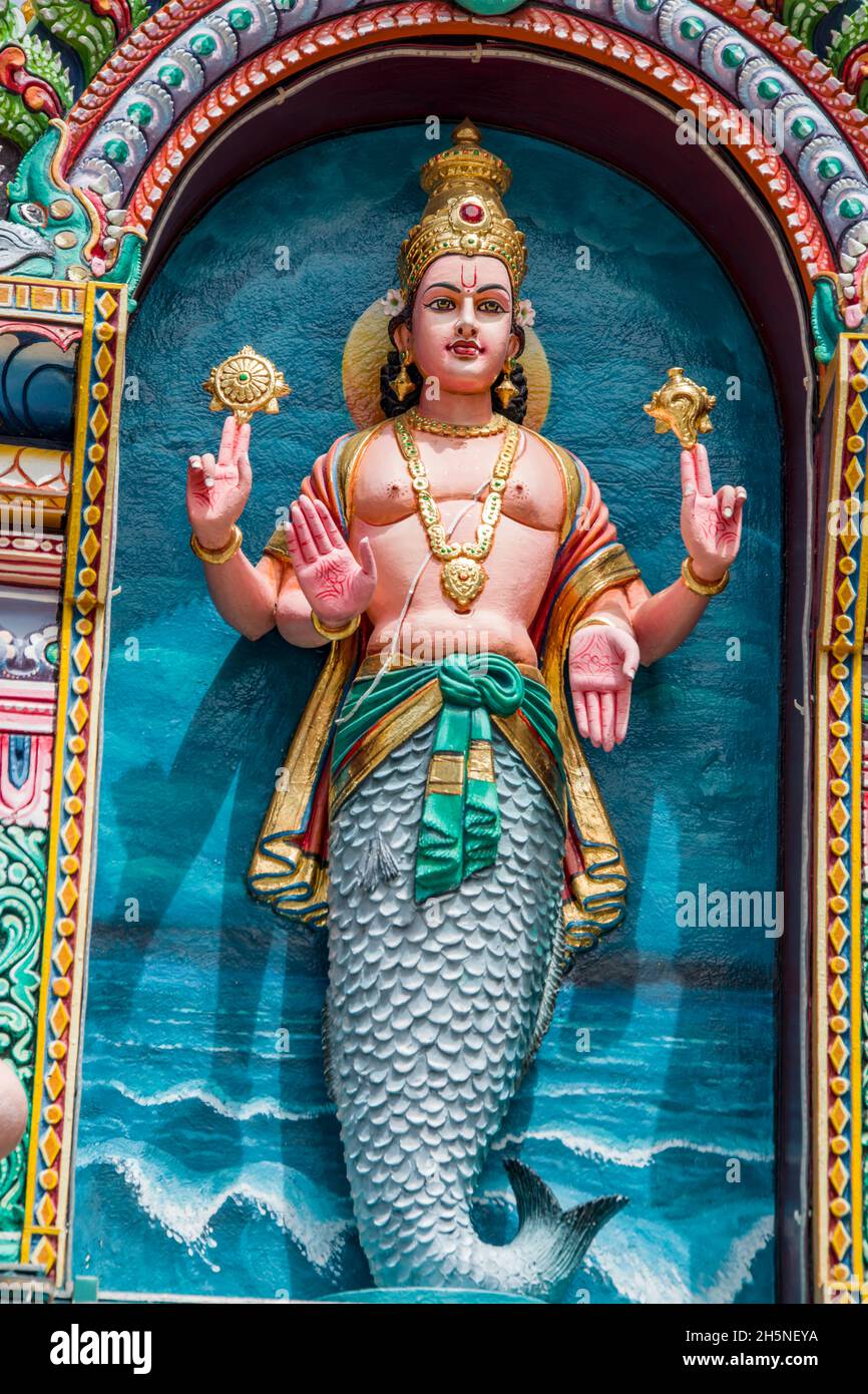 Matsya Statue aus Gopuram des Sri Krishnan Tempels. Es ist ein Hindu-Tempel in Singapur. Stockfoto