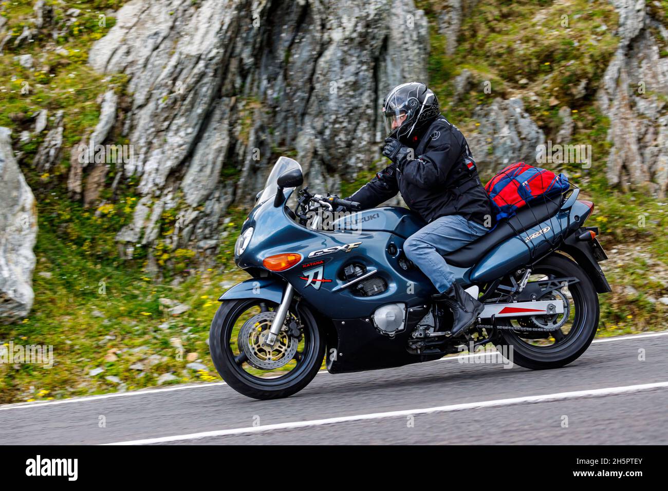 Motorrad auf der transfaragasischen Straße in rumänien Stockfoto