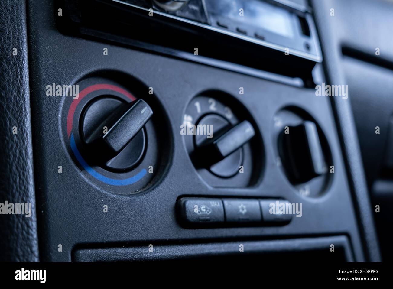Mechanisches Bedienfeld für Autolüfterheizung, Klimaanlage. Stockfoto
