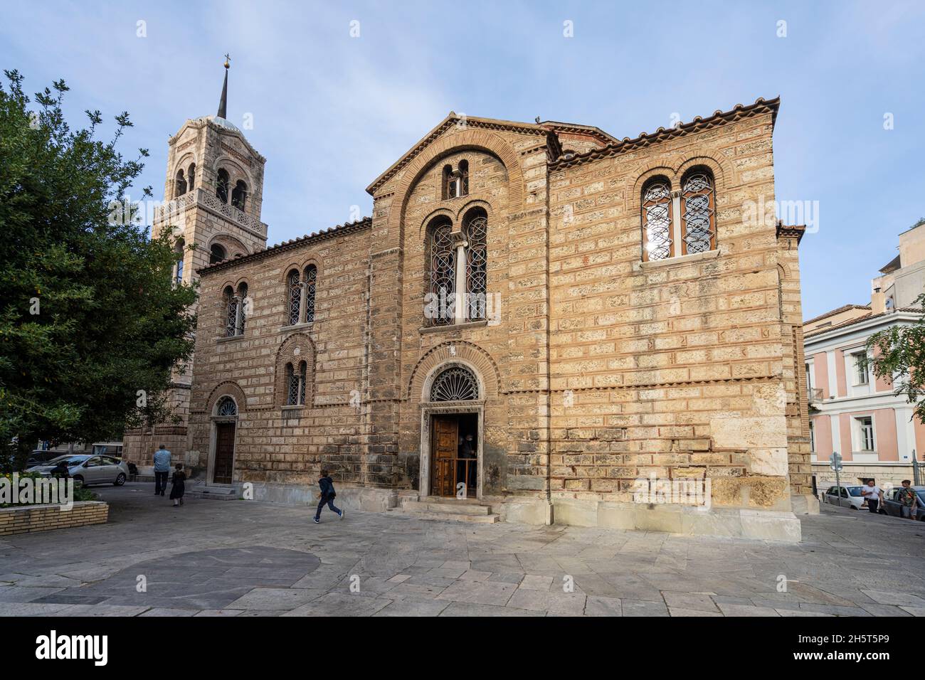 Athen, Griechenland. November 2021. Außenansicht der Sotera Lykodemos - Kirche der Heiligen Dreifaltigkeit im Stadtzentrum Stockfoto Athen, Griechenland. November 2021. Außenansicht der Sotera Lykodemos - Kirche der Heiligen Dreifaltigkeit im Stadtzentrum Stockfoto