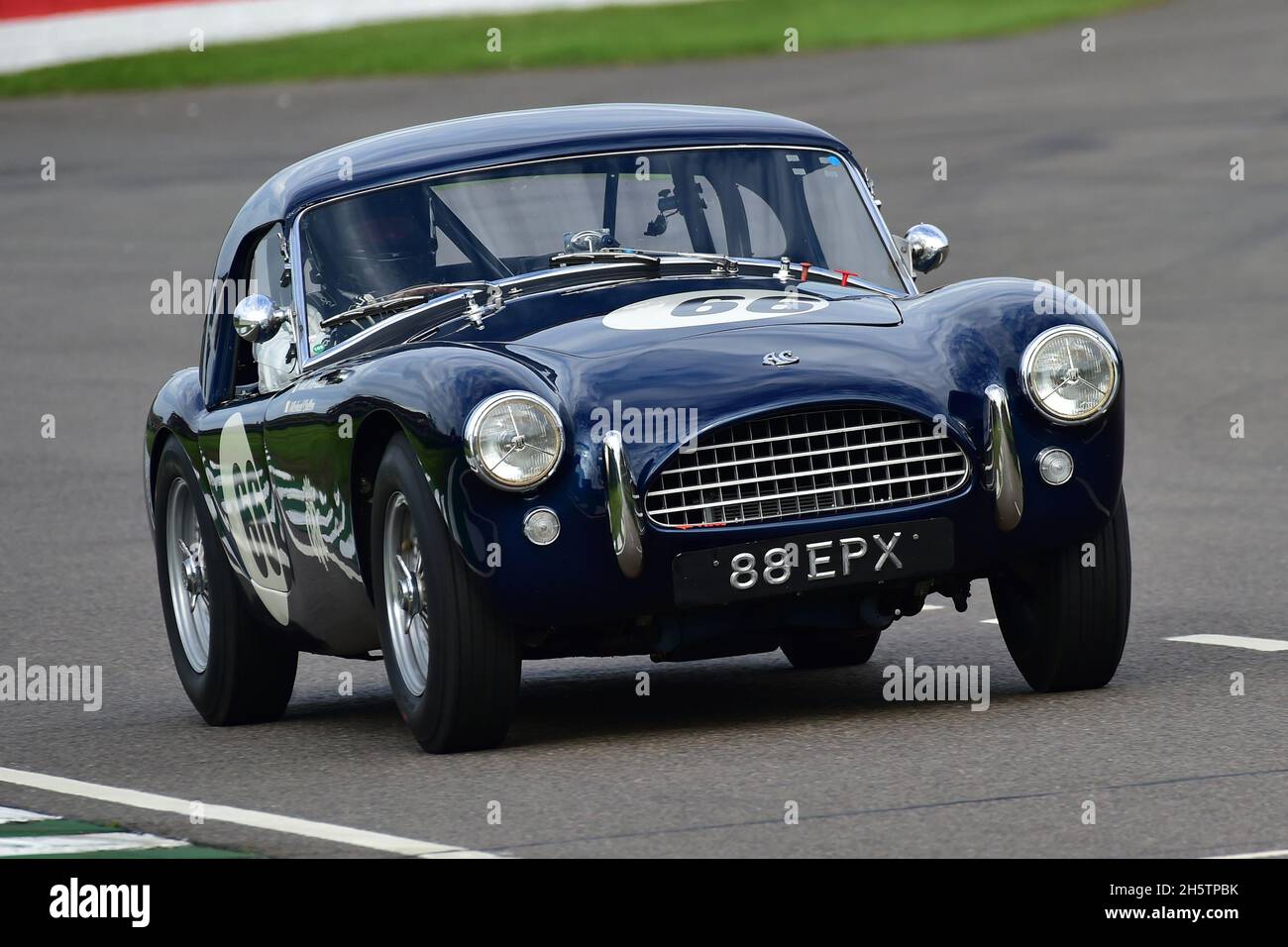 Niall McFadden, AC Ace Ruddspeed, Ronnie Hoare Trophy, Road Going Sports und GT-Fahrzeuge, die in Rennen zwischen 1960 und 1 mitfahren Stockfoto