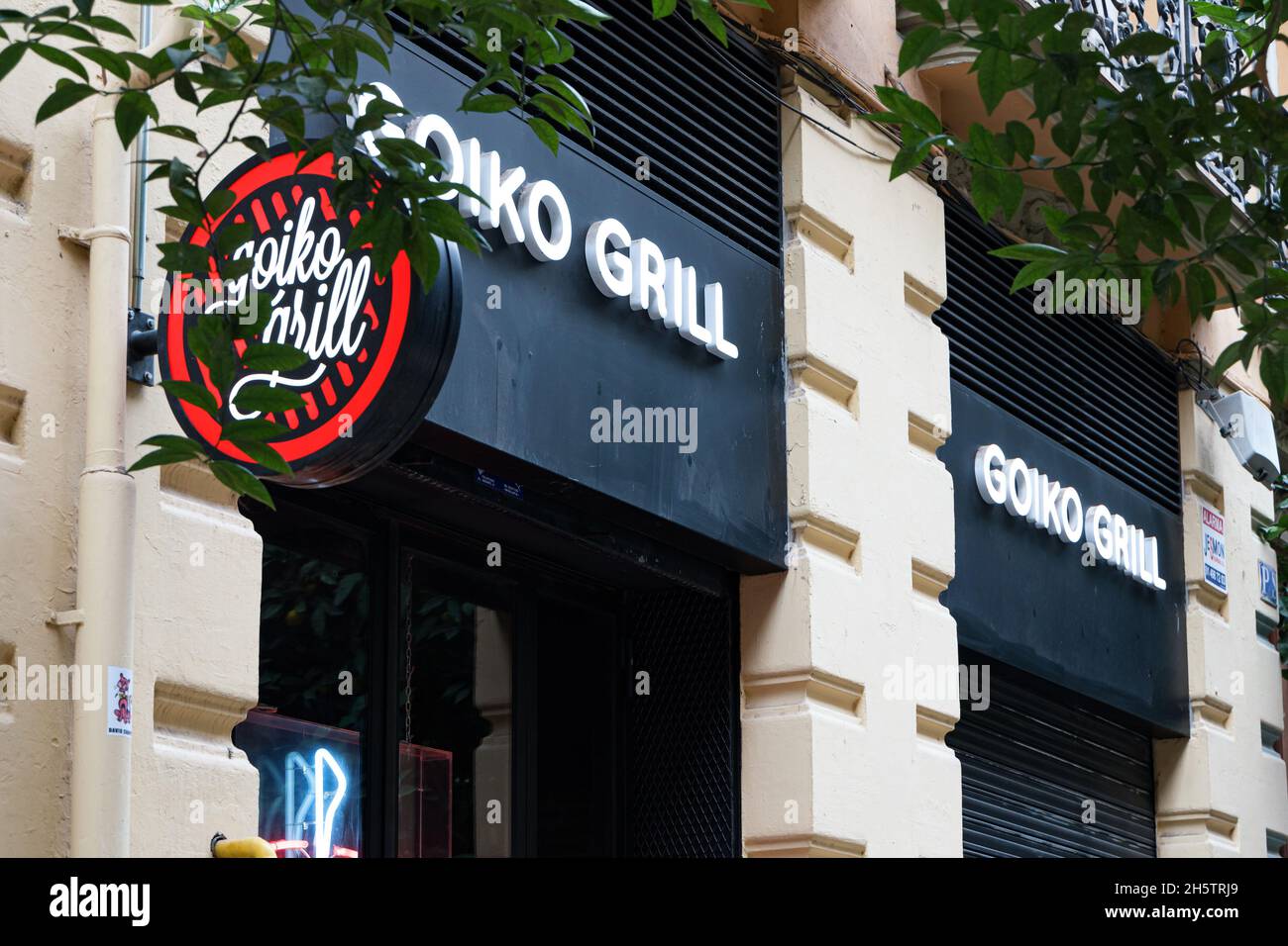 VALENCIA, SPANIEN - 10. NOVEMBER 2021: Goiko Grill ist eine spanische Kette amerikanischer Restaurants Stockfoto
