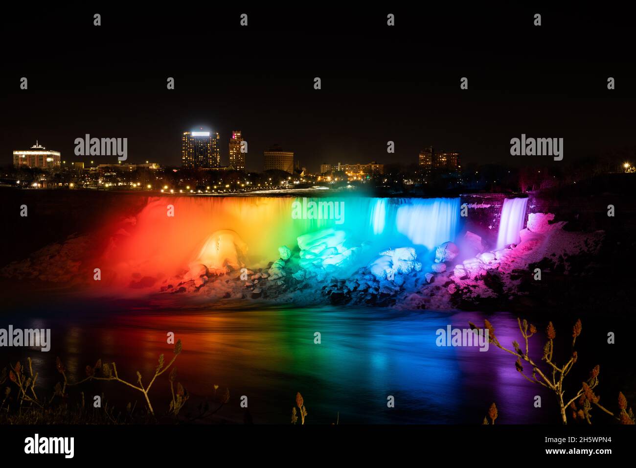 Niagara Falls ist eine Stadt in Ontario, Kanada. Es liegt am westlichen Ufer des Niagara River in der Golden Horseshoe Region im Süden von Ontario Stockfoto