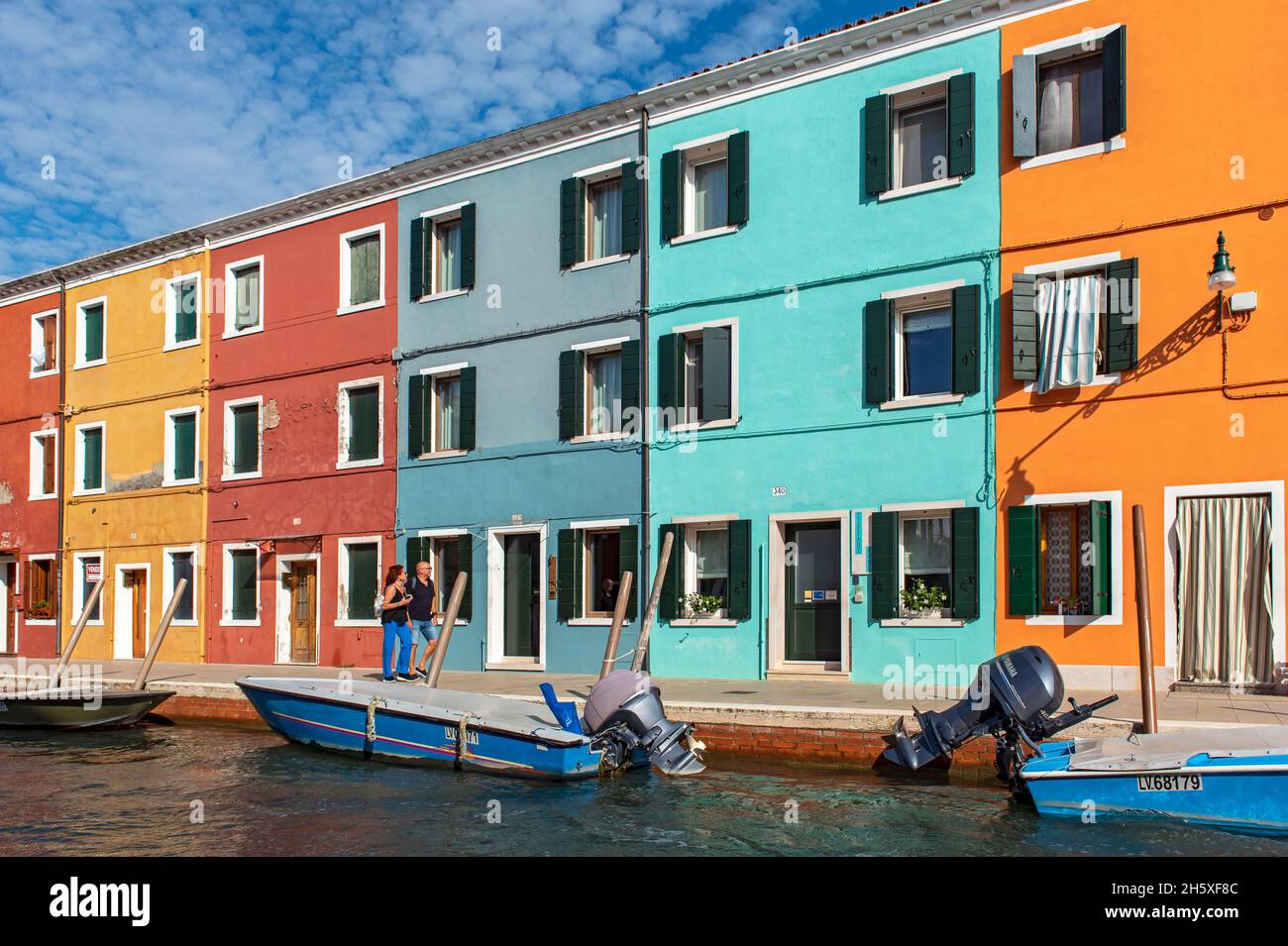 Bunt bemalte Häuser, Fondamenta di Cao Moleca, Burano, Venedig, Italien Stockfoto