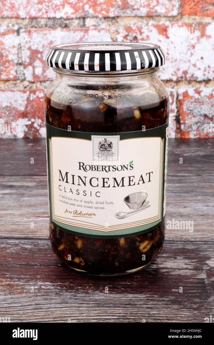Ein Glas mit Robertsons klassischem süßen Hackbeat, einer Mischung aus Apfel, getrockneten Früchten, kandierten Schalen und gemischten Gewürzen Stockfoto