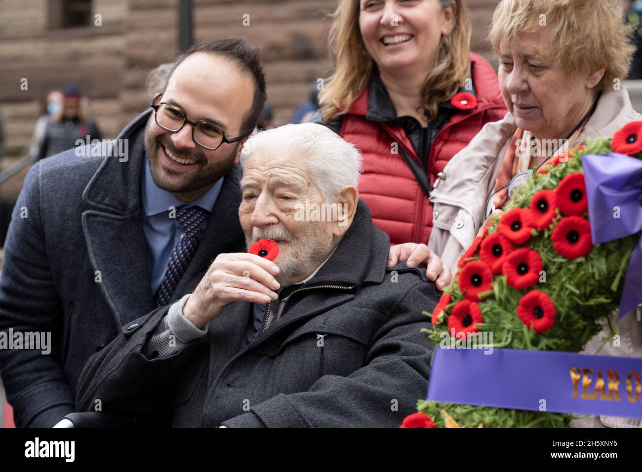 100 Jahre alter Veteran des Zweiten Weltkriegs, Marvin Gord, Gedenkfeiertag, Old City Hall, Toronto, Kanada 2021 Stockfoto