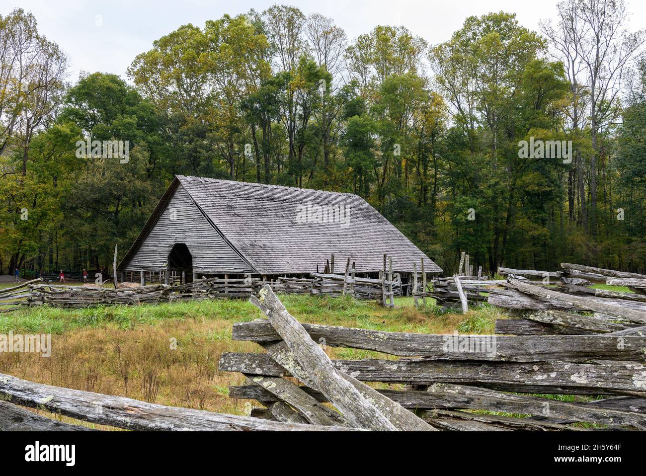 Scheune im Oconaluftee Mountain Home, North Carolina Stockfoto