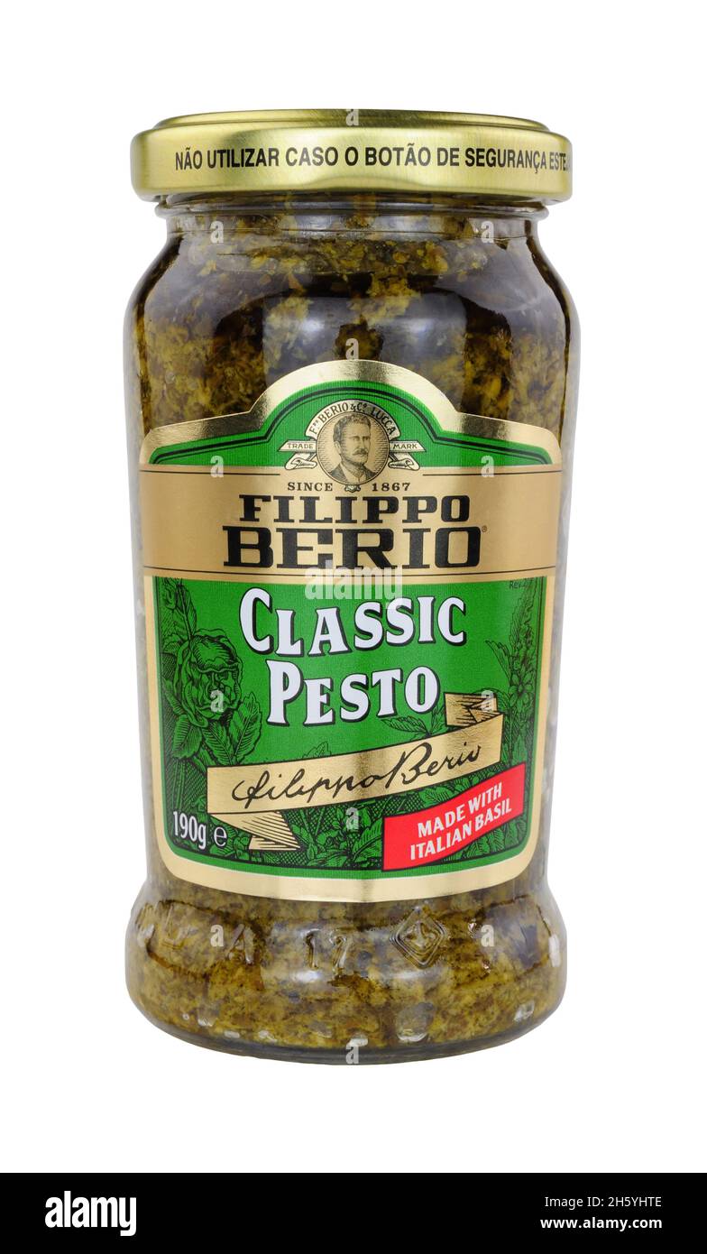 Glas Filippo Berio klassisches Pesto aus frisch eingelegtem Basilikum ...