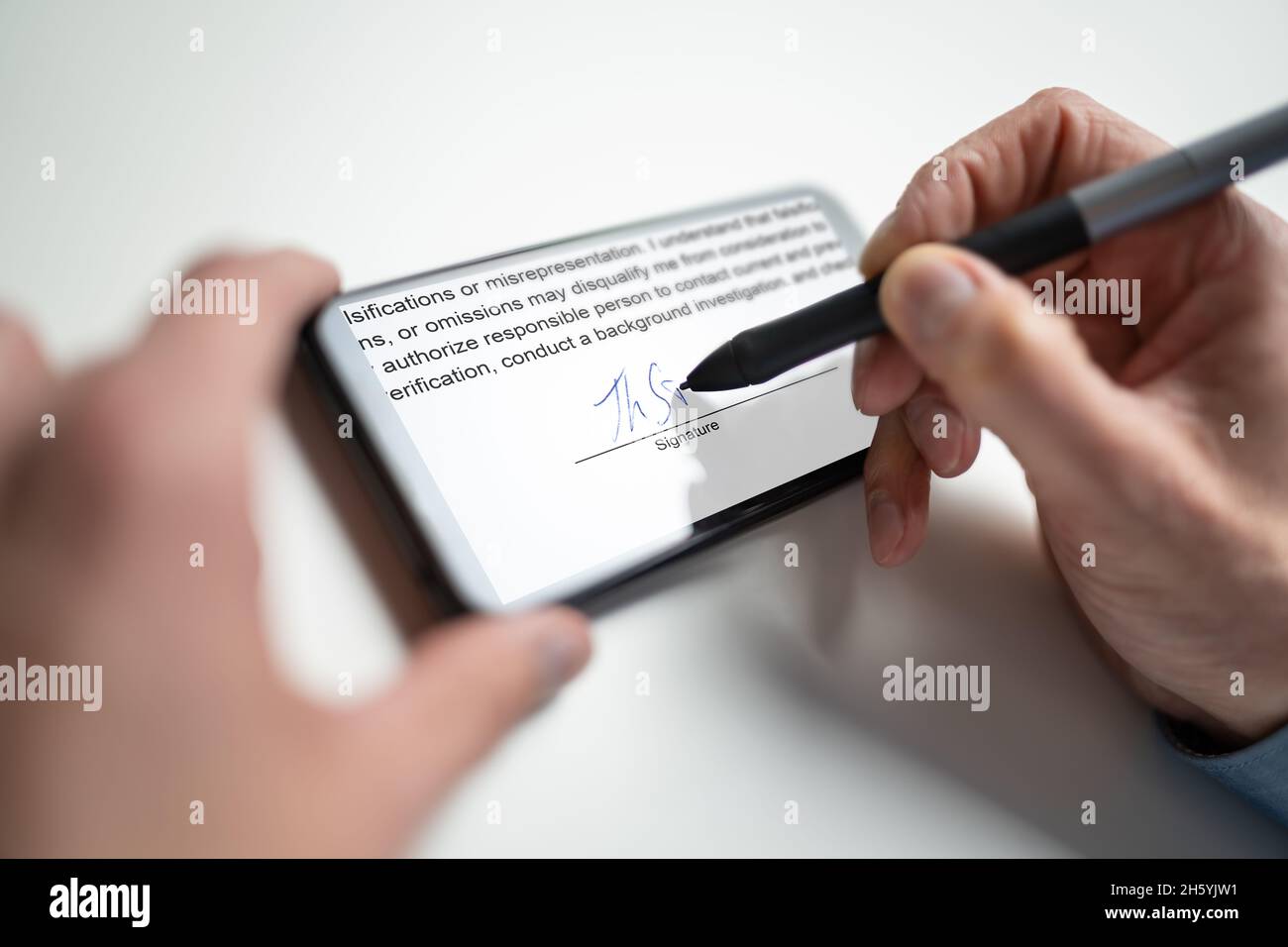 Unterschrift Vertrag E. Mitarbeiter Unterzeichnet Rechtsdokument Stockfoto