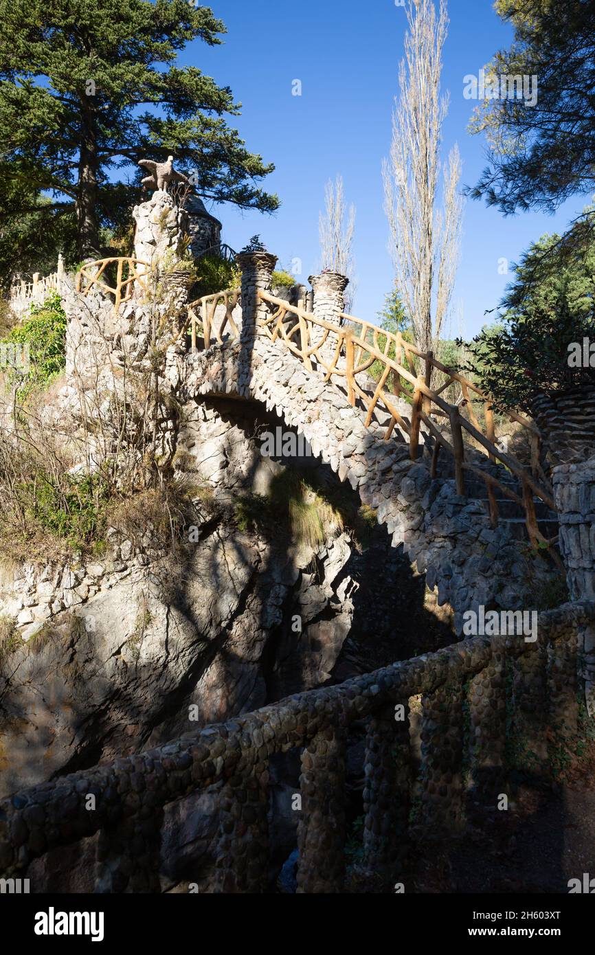Foto von architektonischem Wahrzeichen in Jardins Artigas in La Pobla de Lillet in Spanien Stockfoto