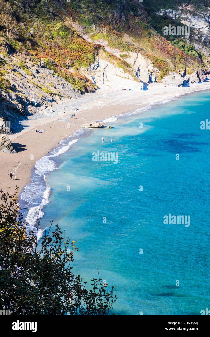 Herbstlicher Blick über die St. Mary's Bay in Brixham, Süd-Devon, vom South West Coast Path aus. Stockfoto