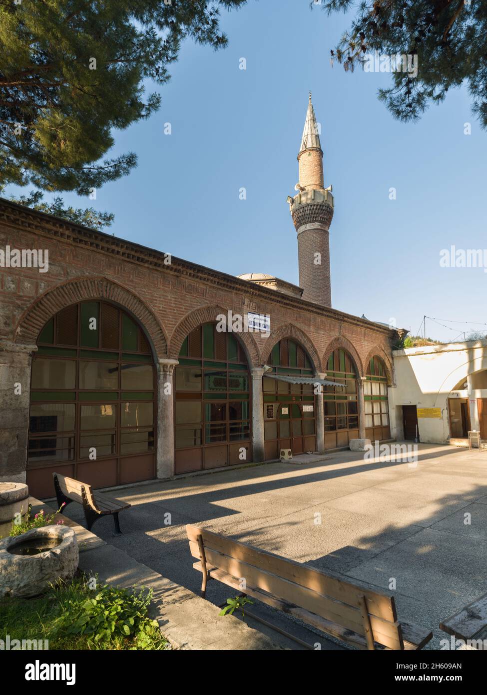 Hatuniye Moschee. Hatuniye Moschee Sultan II. Es wurde 1510 in Amasya von Bulbul Hatun, der Frau von Bayezid, erbaut. Stockfoto
