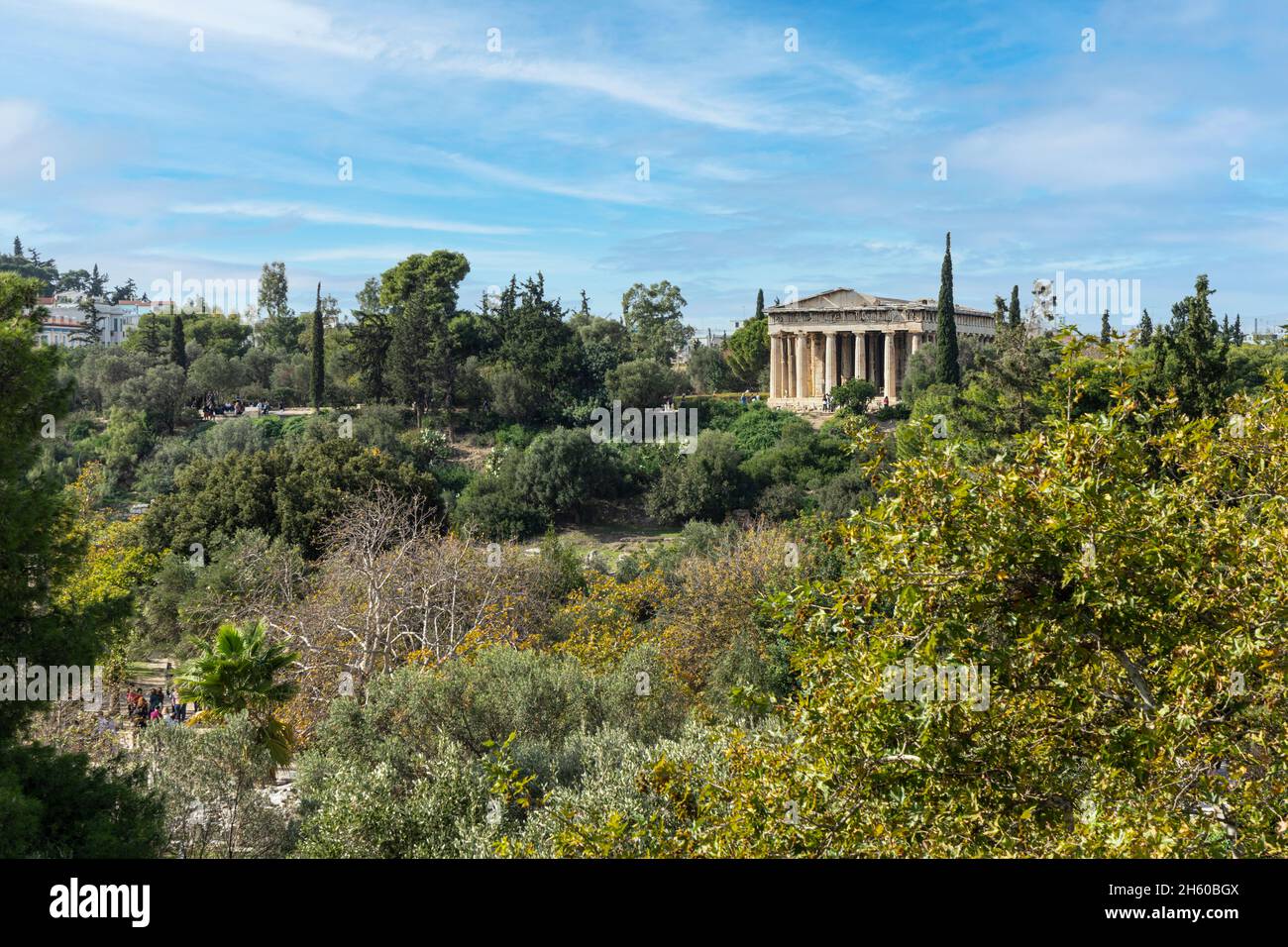 Athen, Griechenland. November 2021. Blick auf den Tempel des Hephaestus in der archäologischen Stätte der antiken Agora, im Stadtzentrum Stockfoto