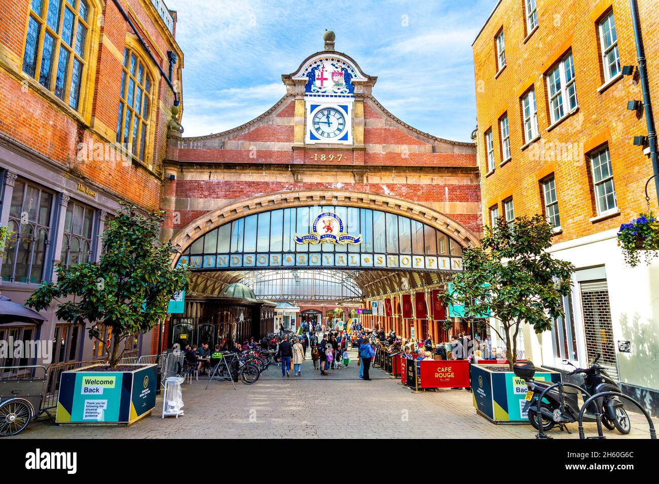 Eintritt zur Windsor Royal Station Shopping Arcade und Windsor & Eton Central Bahnhof, Windsor, Berkshire, Großbritannien Stockfoto