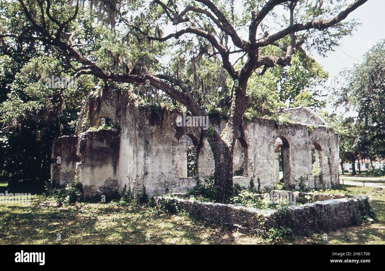 Diese ruinierte Kirche wurde nach der Amerikanischen Revolution auf St. Helena gebaut. Feuer zerstörte sie im Jahr 1886 ca. Mai 1973 Stockfoto