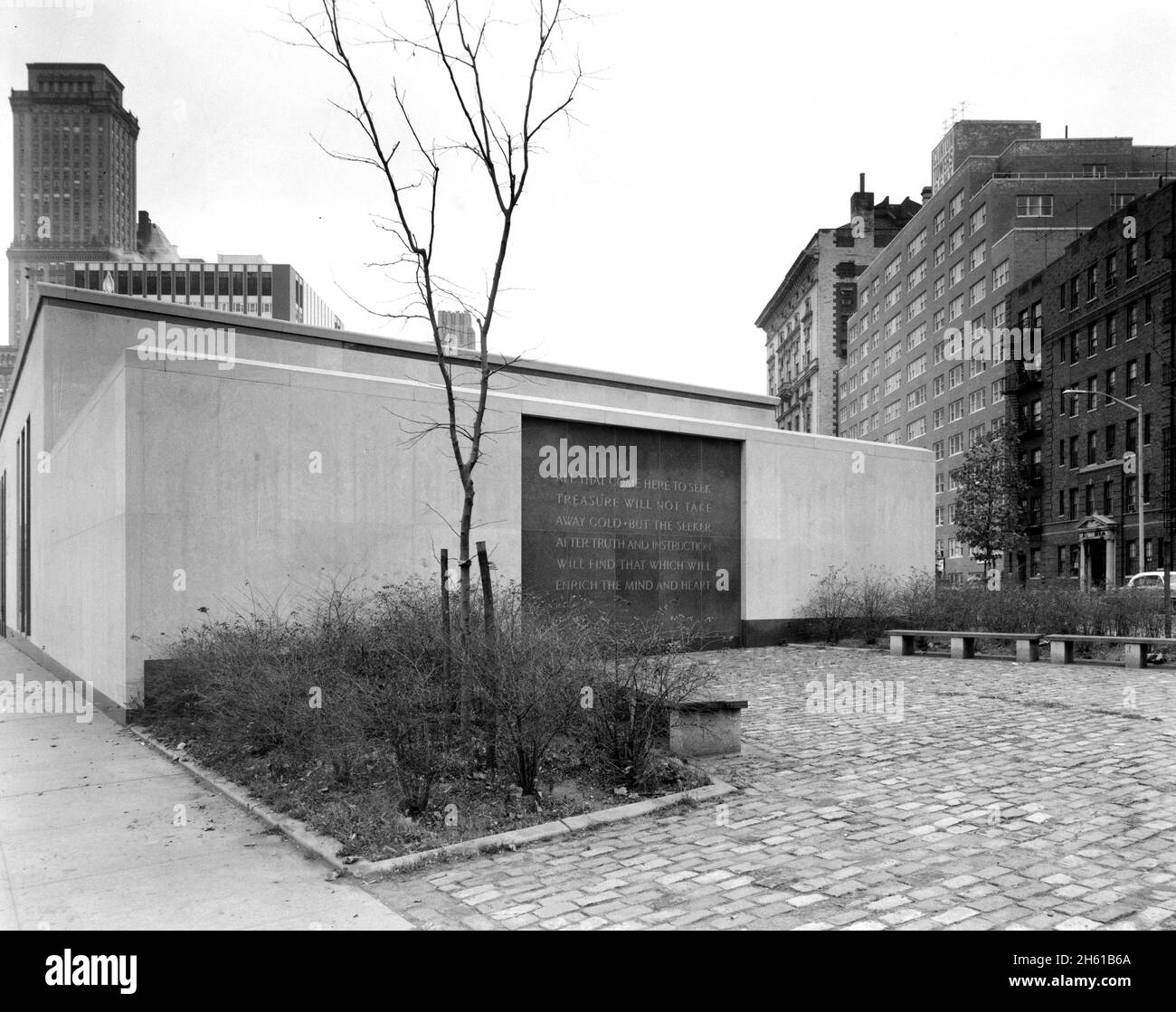 Brooklyn Public Library, Brooklyn Heights Branch, Fulton and Clinton St., Brooklyn, New York; 1964 Stockfoto