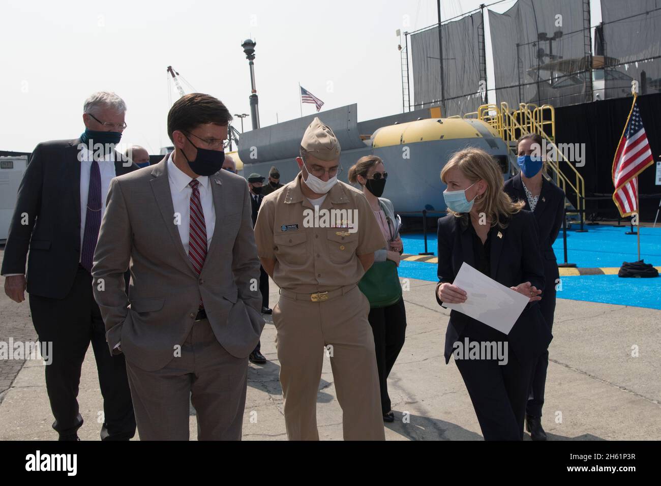 Berichtet: Verteidigungsminister Dr. Mark T. Esper besucht den Standort der Boeing Company in Los Angeles, 16. September 2020. Stockfoto