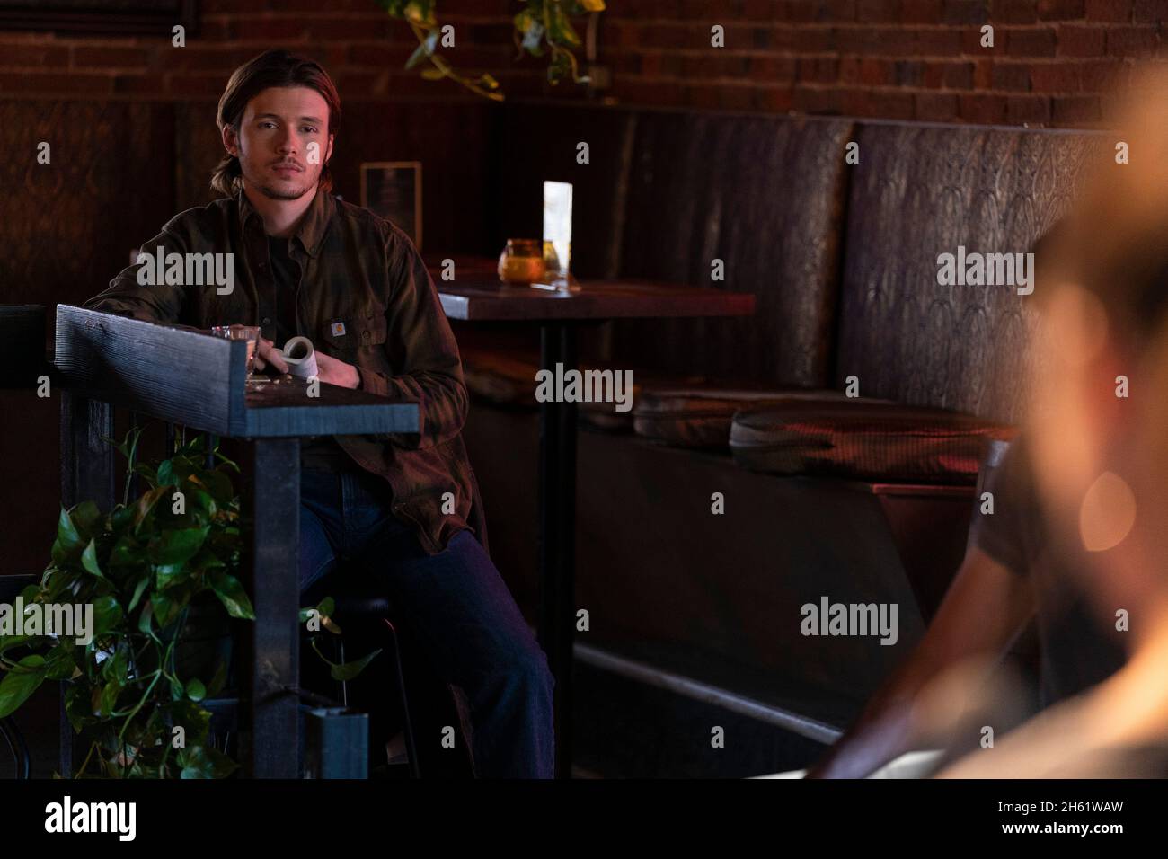 MAID (L bis R) NICK ROBINSON als SEAN in Folge 102 von „Maid“ Bildnachweis: Ricardo Hubbs / Netflix / The Hollywood Archive Stockfoto