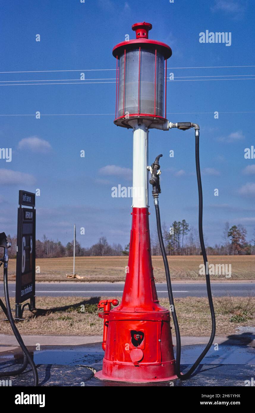 Sichtbare Gaspumpe, Centerville, Alabama; ca. 1979. Stockfoto