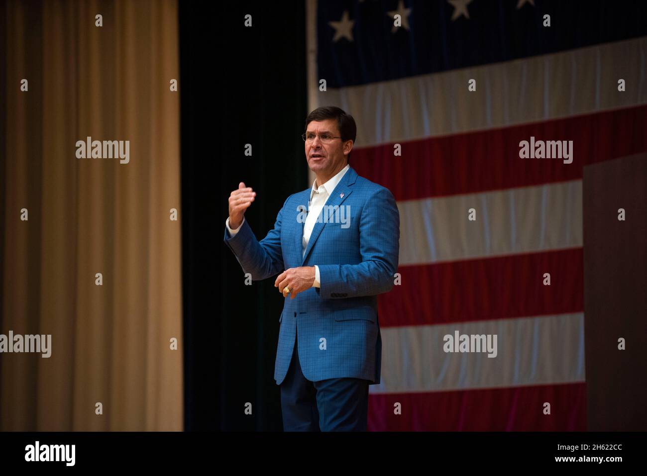 Berichtet: US-Verteidigungsminister Dr. Mark T. Esper beherbergt ein Rathaus in der Naval Station Norfolk, Virginia, 25. September 2019. Stockfoto