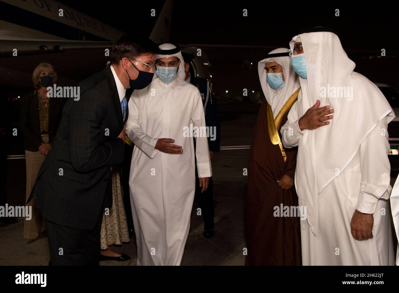 Berichtet: Verteidigungsminister Dr. Mark T. Esper kommt am 27. Oktober 2020 in Manama, Bahrain, an. Stockfoto