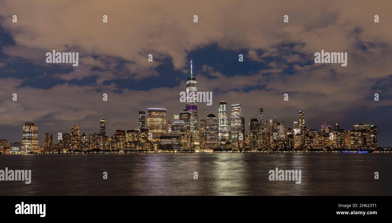 Blick von Jersey City nach Lower manhattan mit one world Trade Center, New york City, New york State, usa Stockfoto