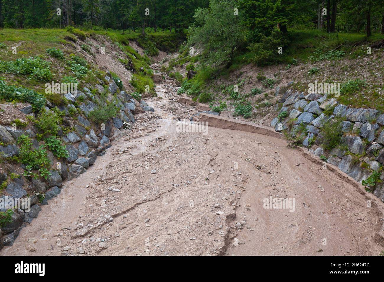 Schäden durch Starkregen in der Angerleklamm, leutaschtalregion Stockfoto