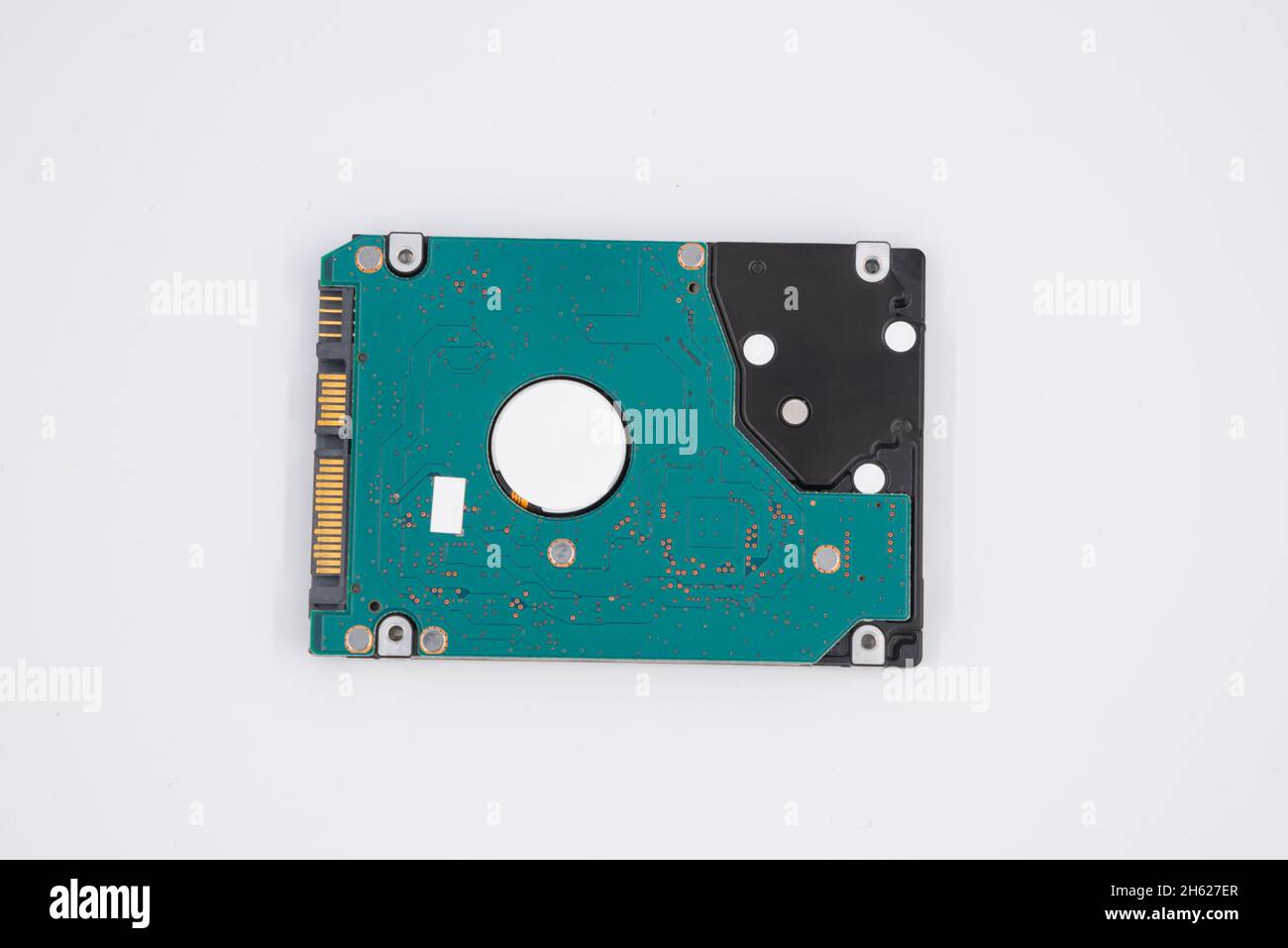 Alte interne Festplatte Computer auf weißem Hintergrund, Technologie-Laufwerk Speicher auf isoliertem Hintergrund, HDD Notebook-Laptop-Festplatte 2,5 ' Zoll Botto Stockfoto