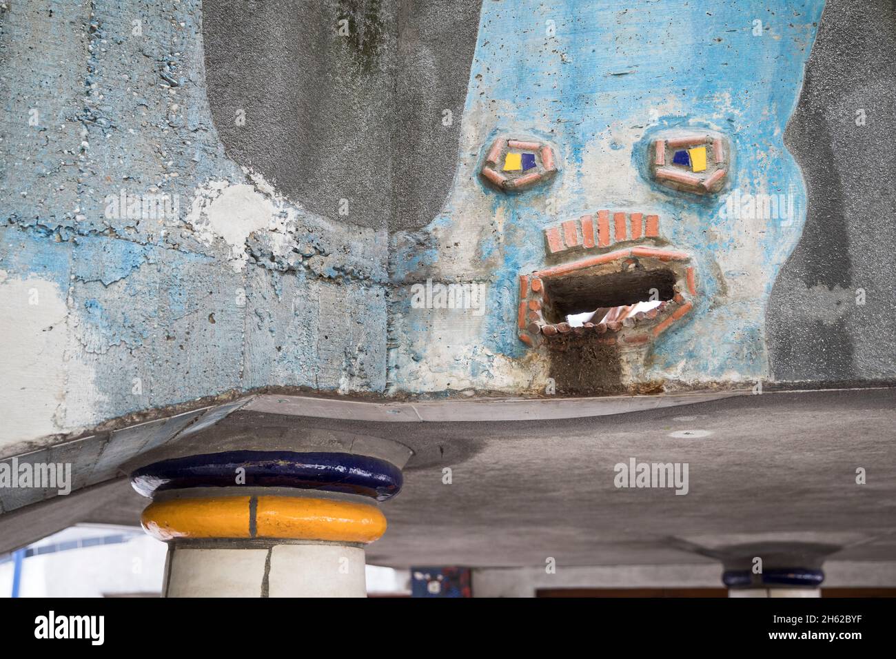 Das hundertwasserhaus,Detail,Wasserablauf an der Terrassencafe,löwengasse Ecke kegelgasse,3. Bezirk,landstraße,wien,österreich Stockfoto