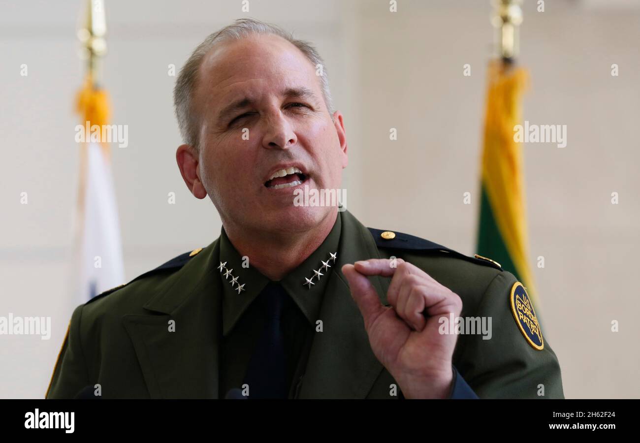 Der neu ernannte Chef der US-Grenzpolizei Mark Morgan hält eine Rede, nachdem er während einer Vereidigung im Ronald Reagan Building in Washington, D.C., am 11. Oktober 2016 das Kommando über die US-Grenzpolizei übernommen hatte. Stockfoto