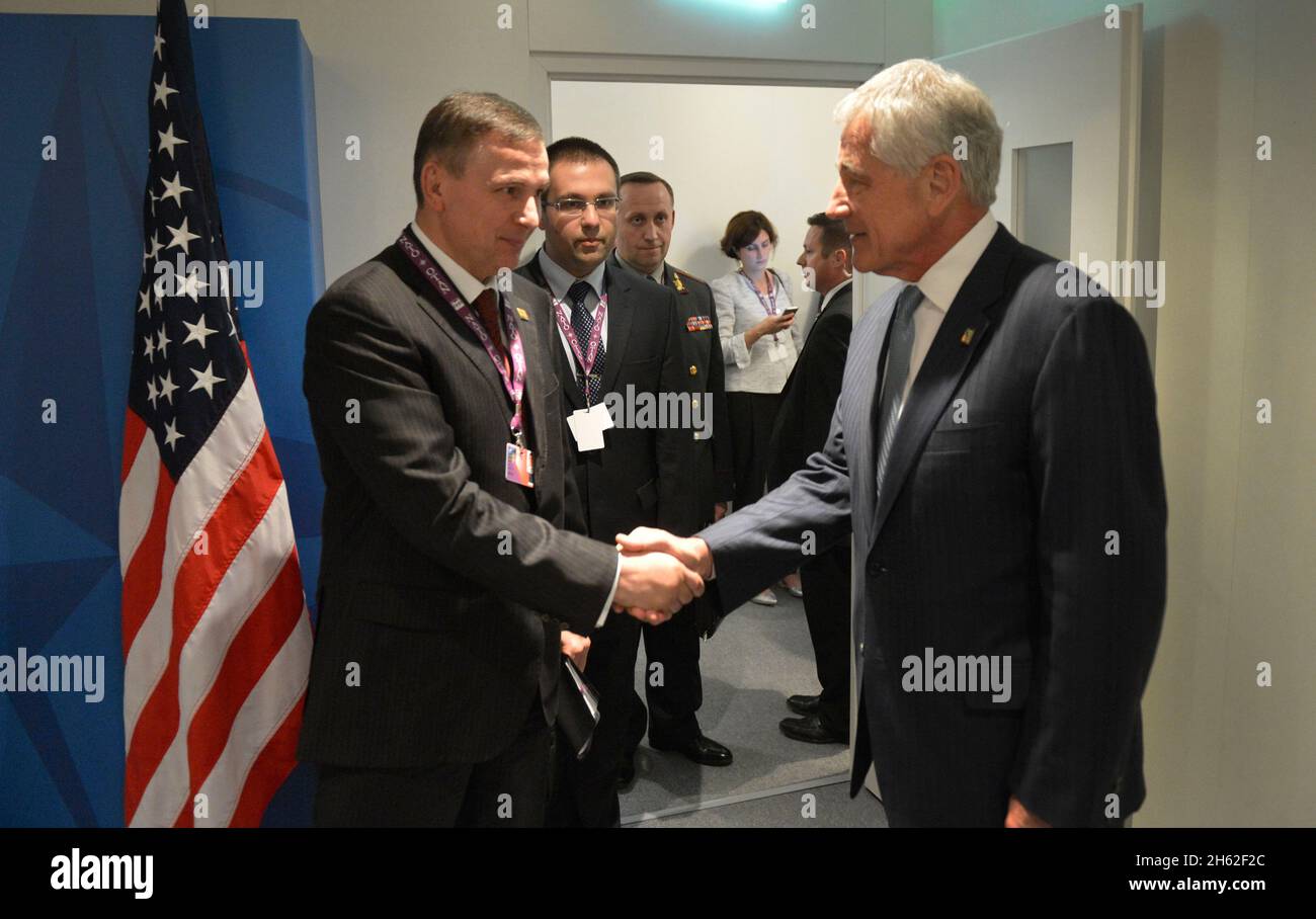 US-Verteidigungsminister Chuck Hagel, rechts, trifft sich mit den Streitkräften des ukrainischen Oberst-Generals Valeriy Heletey, Verteidigungsminister der Ukraine am 4. September 2014. Stockfoto