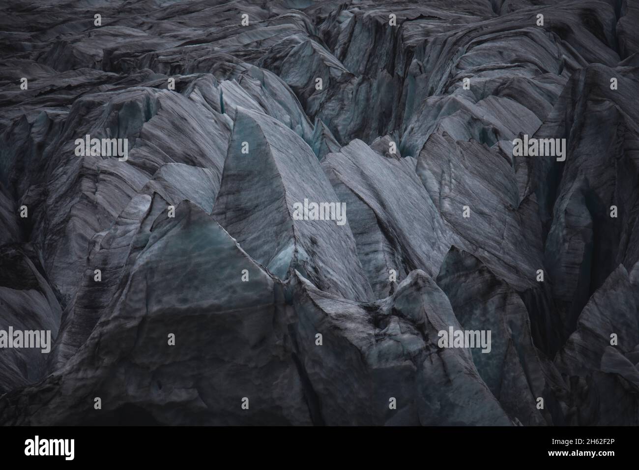 Detailansicht einer Gletscherzunge in island. Stockfoto