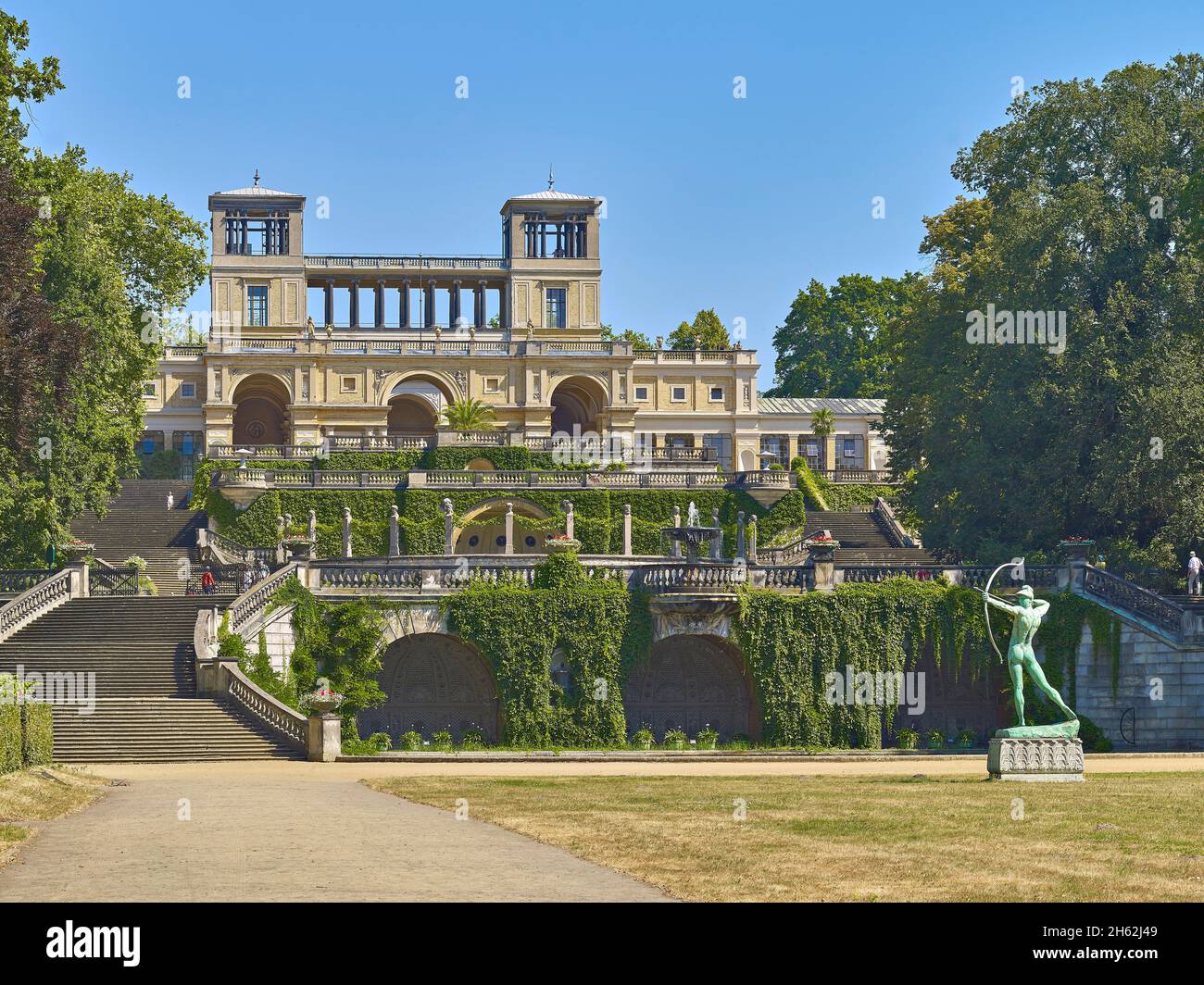 orangerie mit Jubiläumsterrasse in potsdam Sanssousi, brandenburg, deutschland, europa Stockfoto