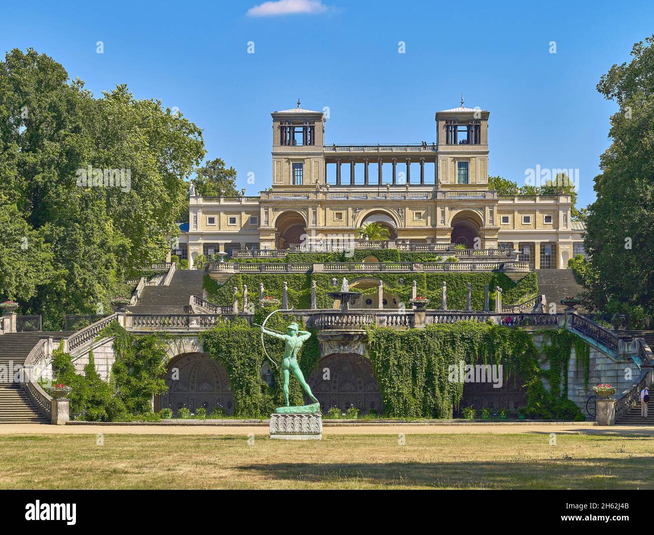 orangerie mit Jubiläumsterrasse in potsdam Sanssousi, brandenburg, deutschland, europa Stockfoto