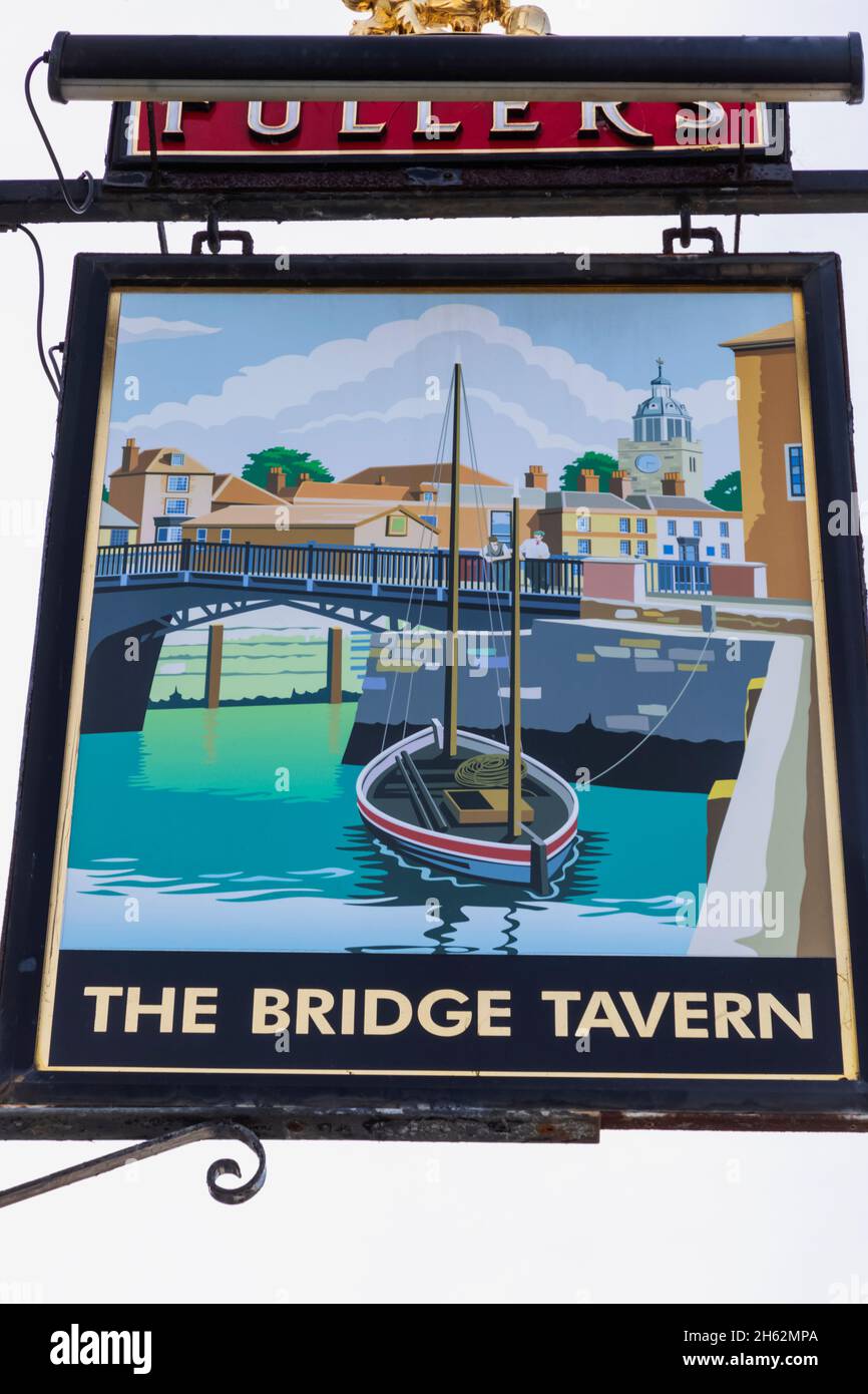 england, hampshire, portsmouth, Old portsmouth, Camber Dock, das Bridge Tavern Pub Schild Stockfoto