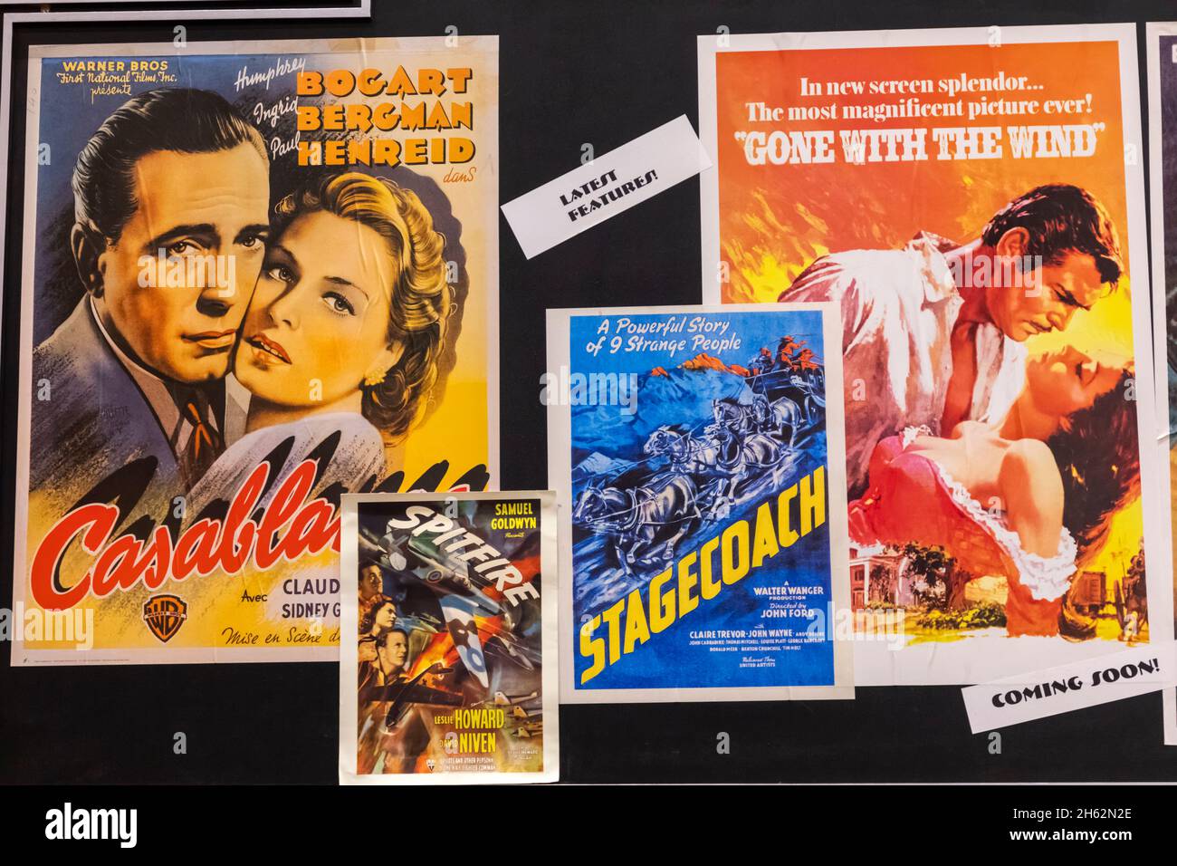england, hampshire, basingstoke, Meilensteinmuseum, Ausstellung von odean-Kino Vintage-Filmplakaten Stockfoto
