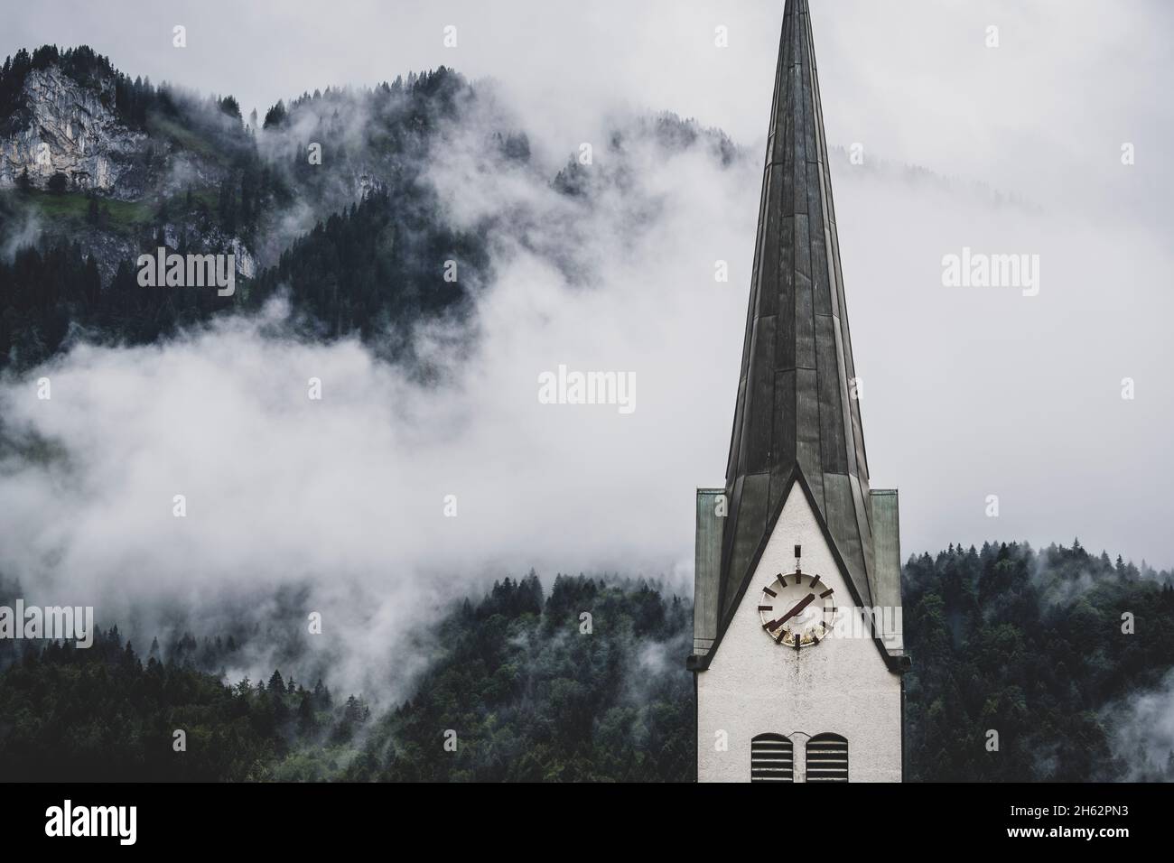 Dorfkirche,Kirchturm,mellau,vorarlberg,alpen,österreich,Sommer Stockfoto