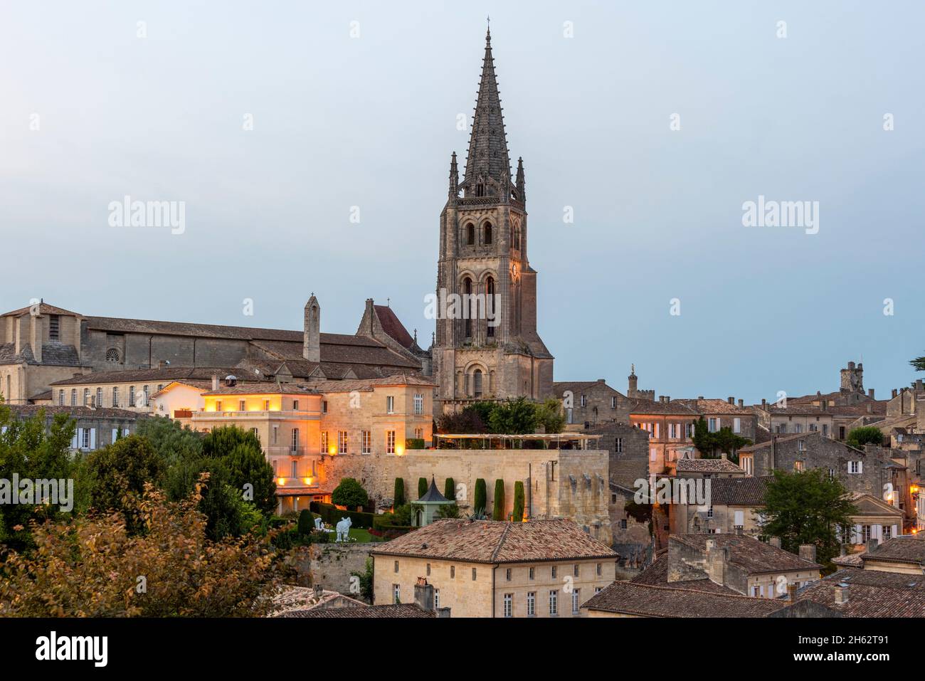 frankreich, Nouvelle-aquitaine, departement gironde, saint emilion, Altstadt mit Felskirche, berühmte Weinstadt, ist ein unesco-Weltkulturerbe Stockfoto