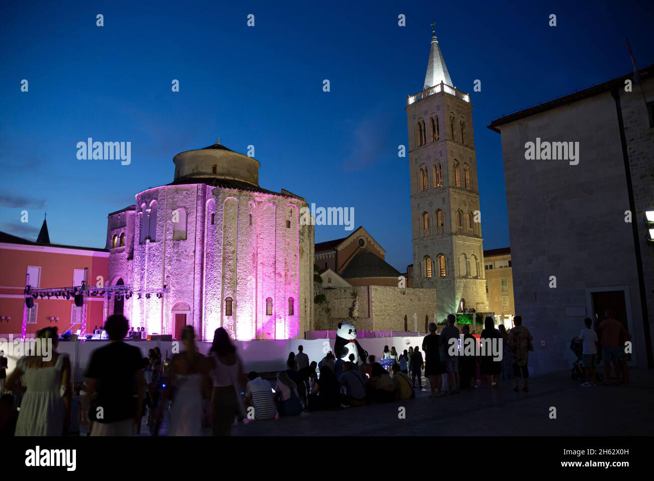 kirche St. donatus in zadar, kroatien bei Nacht Stockfoto