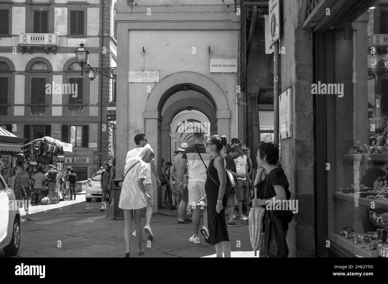 Brücke von ponte vecchio am Fluss arno - florenz, italien Stockfoto