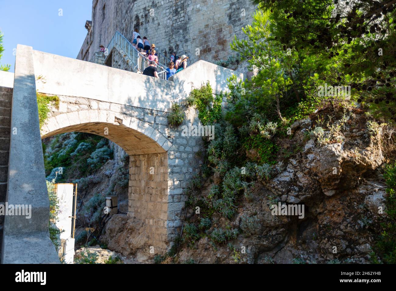 Wandern in Dubrovnik, kroatien - berühmter Drehort für Thronspiel. Dort heißt es: Königslandung Stockfoto