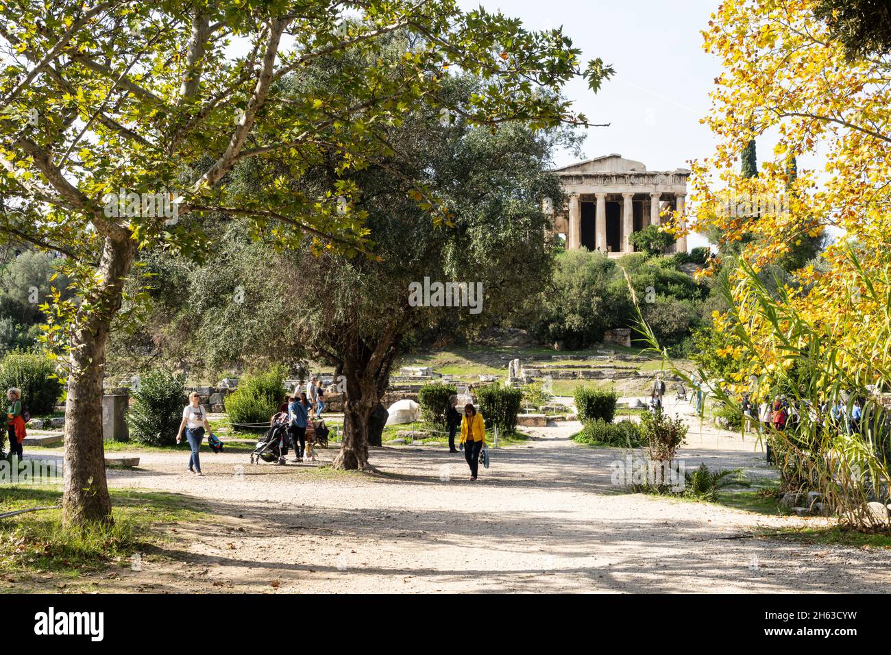 Athen, Griechenland. November 2021. Blick auf den Tempel des Hephaestus in der archäologischen Stätte der antiken Agora, im Stadtzentrum Stockfoto