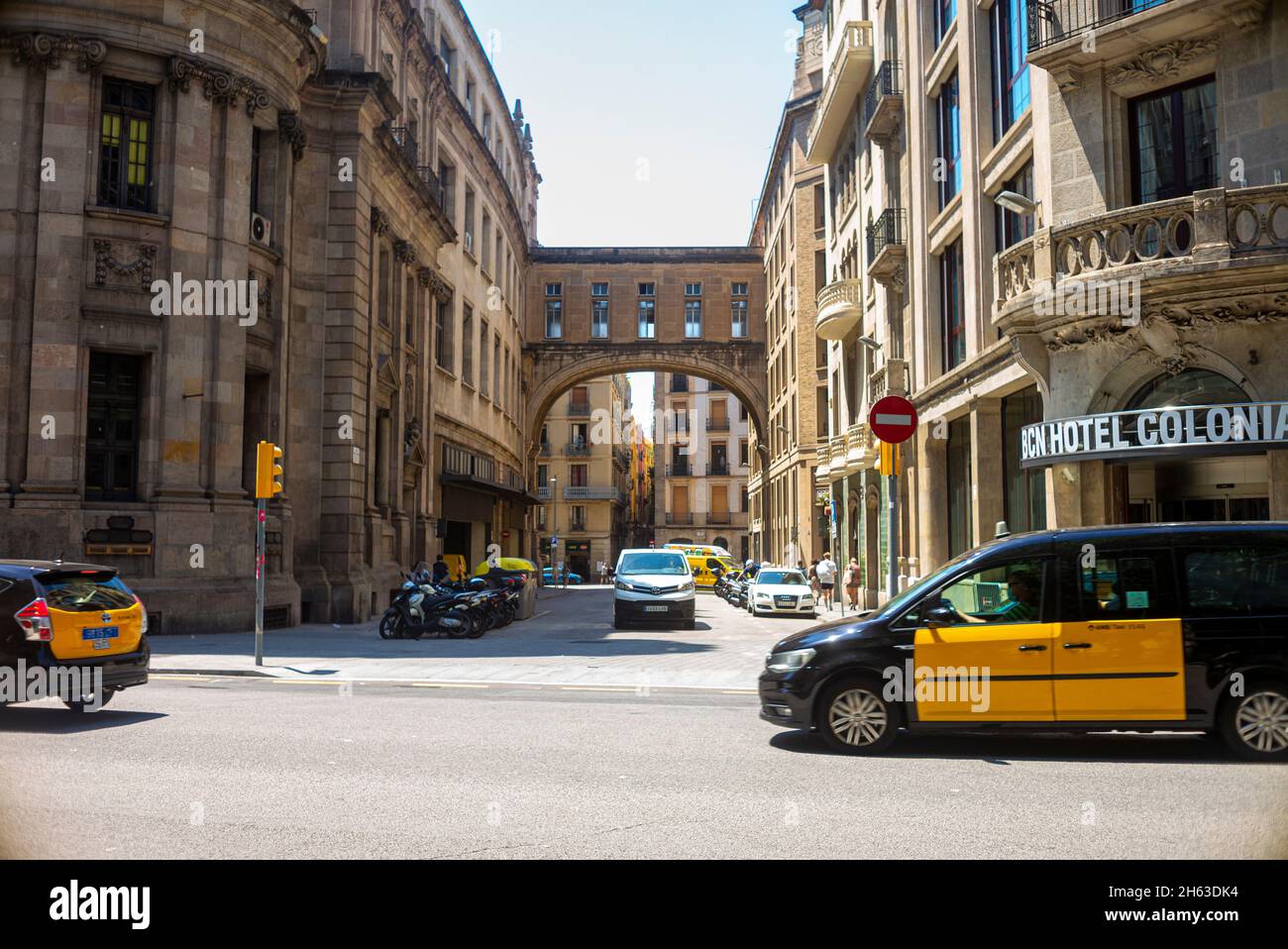 Impressionen von barcelona - eine Stadt an der Küste des nordöstlichen spaniens. Sie ist die Hauptstadt und größte Stadt der autonomen Gemeinschaft katalonien sowie die zweitbevölkerungsreichste Gemeinde spaniens. Stockfoto